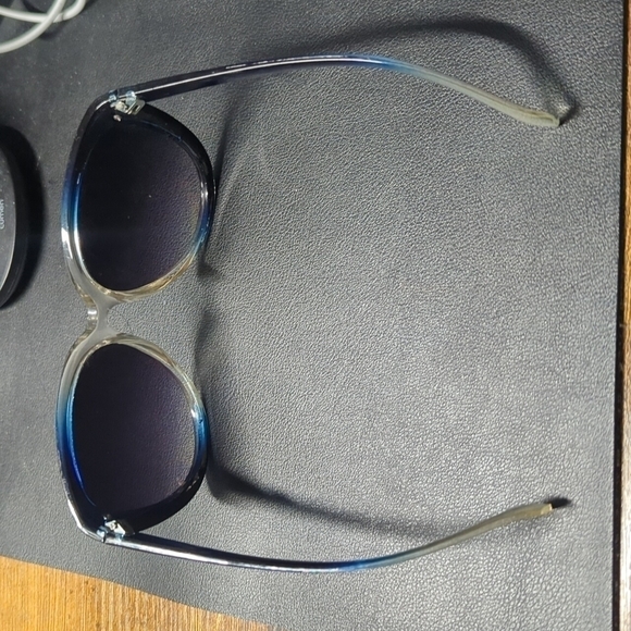 𝅺EUC Vintage Sunglasses - Blue and Clear UV Protection - Picture 3 of 4
